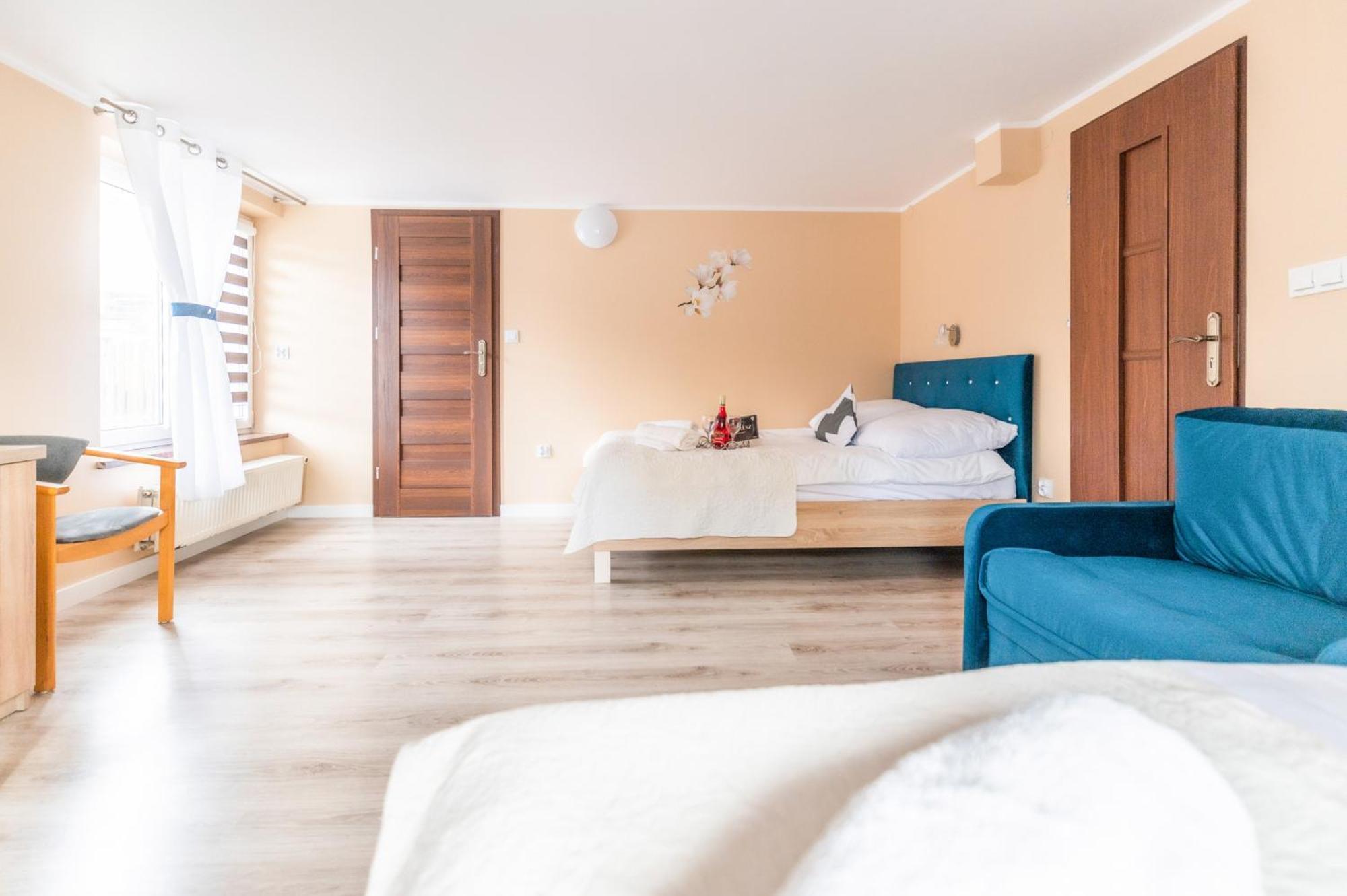 Reveliqa2 - Pokoje Goscinne I Apartamenty ポビエロボ エクステリア 写真